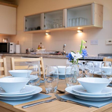 4 Bedroom Townhouse In Стърлинг Екстериор снимка
