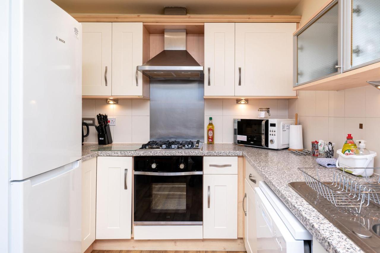 4 Bedroom Townhouse In Стърлинг Екстериор снимка