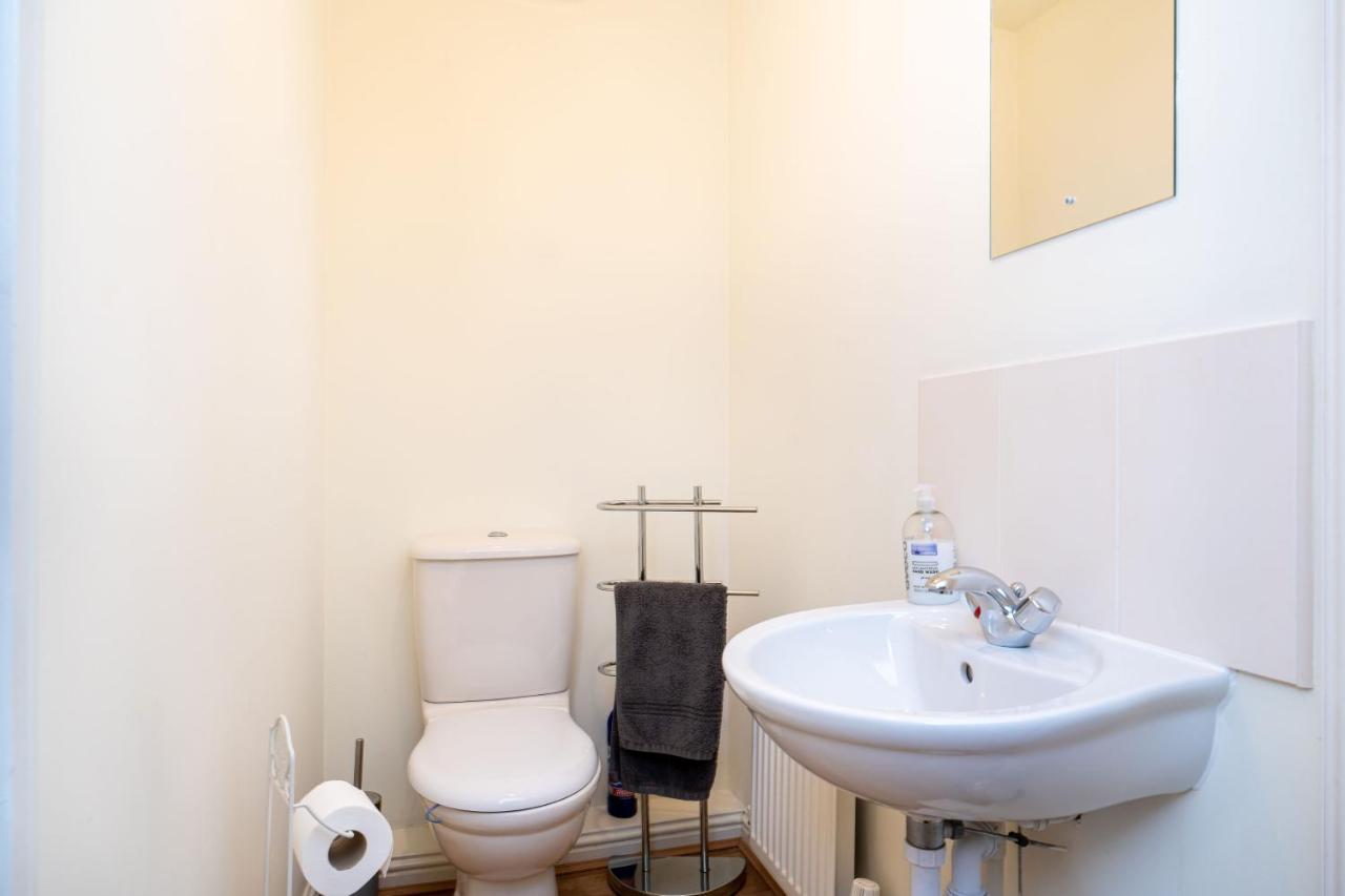 4 Bedroom Townhouse In Стърлинг Екстериор снимка