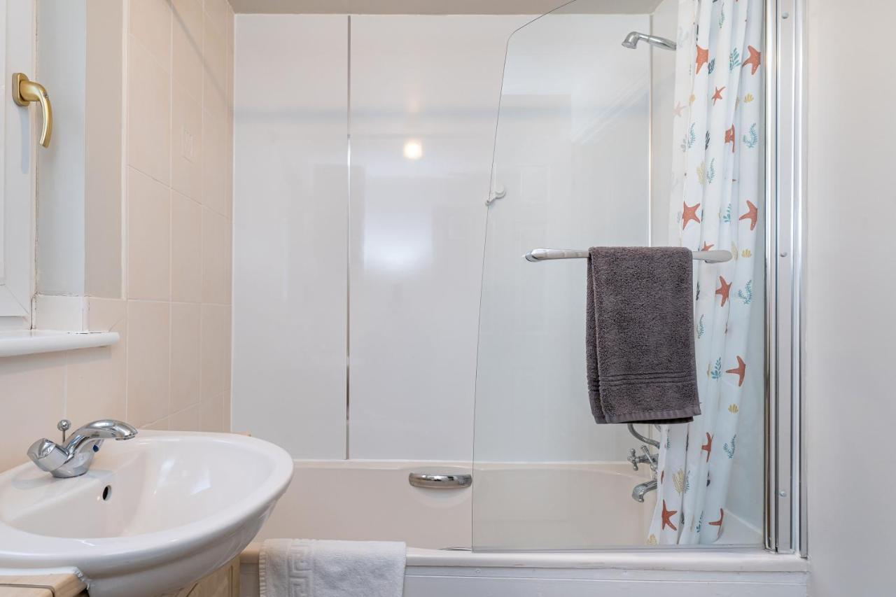 4 Bedroom Townhouse In Стърлинг Екстериор снимка