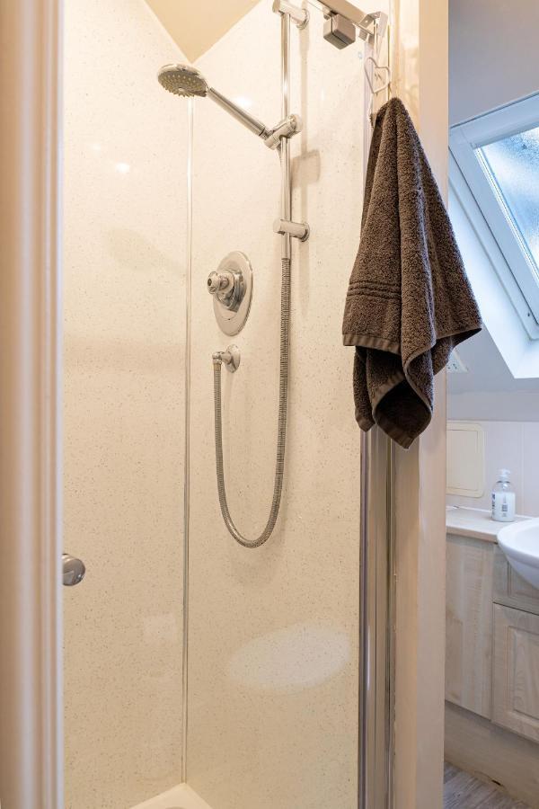 4 Bedroom Townhouse In Стърлинг Екстериор снимка