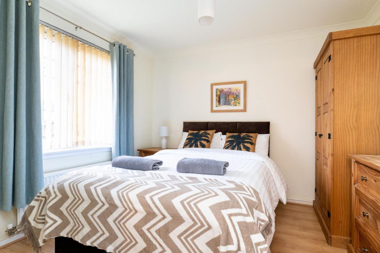 4 Bedroom Townhouse In Стърлинг Екстериор снимка